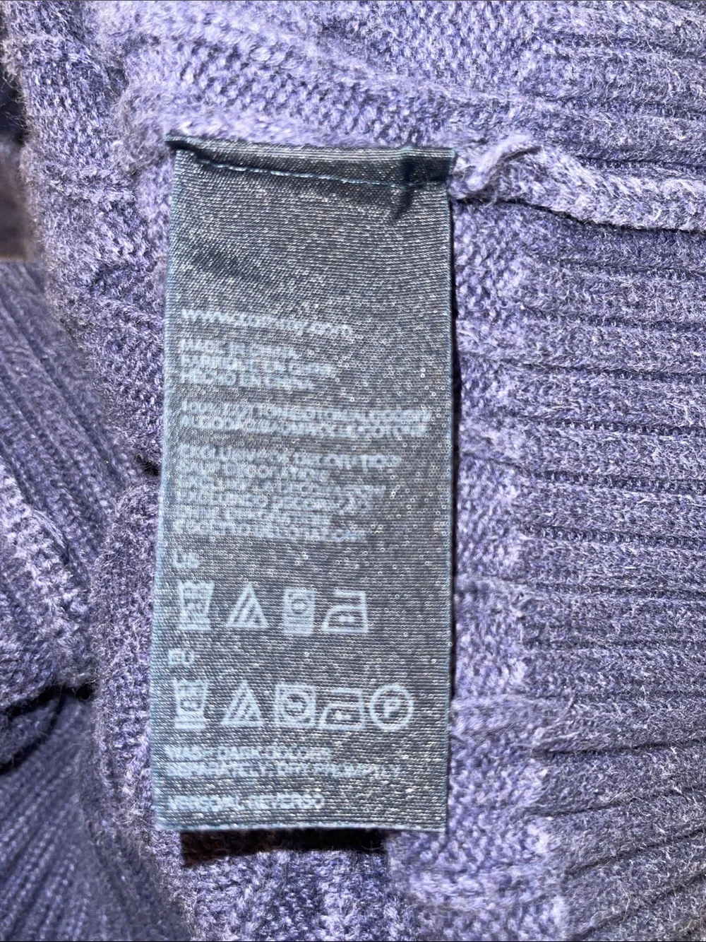 Tommy Hilfiger V-Neck Cable Knit Sweater - Navy Blue medium